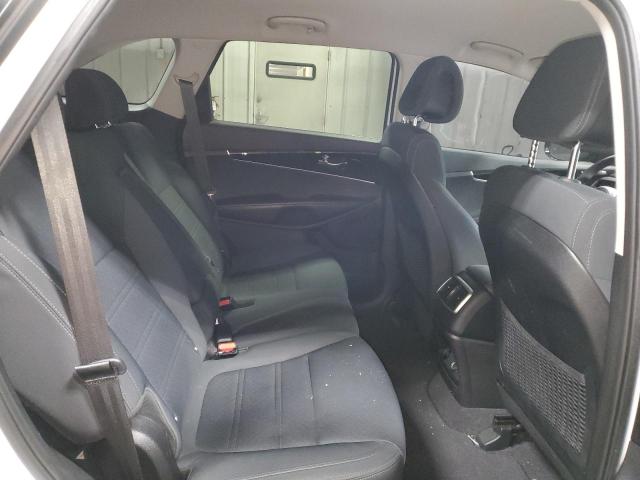 Photo 11 from auction – 2016 KIA SORENTO LX with VIN 5XYPGDA37GG169575