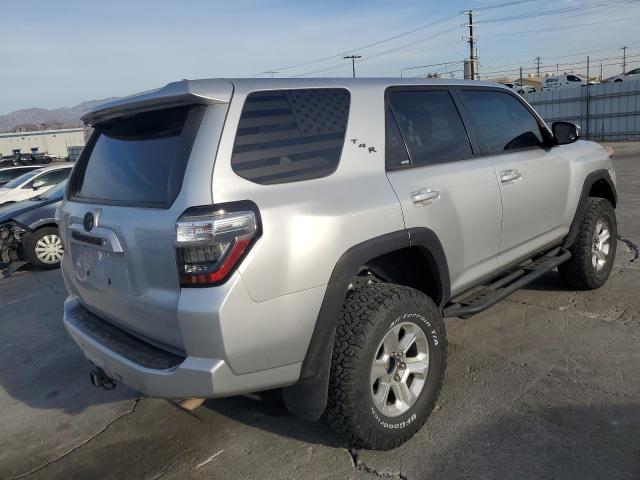 Photo 3 from auction – 2015 TOYOTA 4RUNNER SR with VIN JTEBU5JR9F5230974