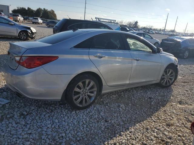 Photo 3 from auction – 2012 HYUNDAI SONATA SE with VIN 5NPEC4AB1CH335974