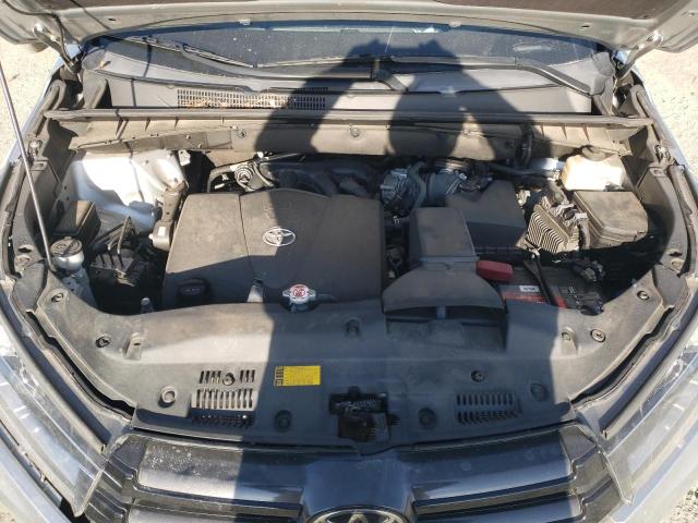 Photo 12 from auction – 2018 TOYOTA HIGHLANDER with VIN 5TDJZRFH5JS898251