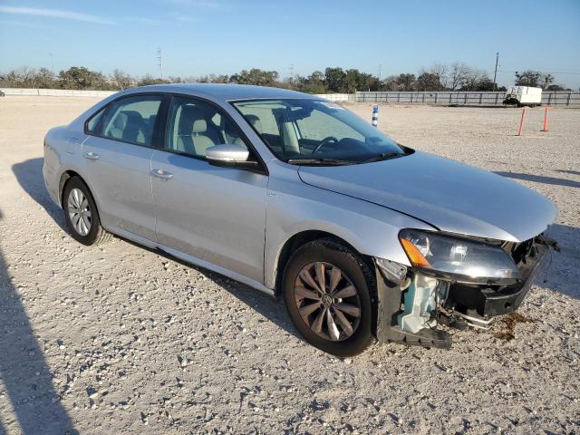 Photo 4 from auction – 2014 VOLKSWAGEN PASSAT S with VIN 1VWAS7A30EC120934