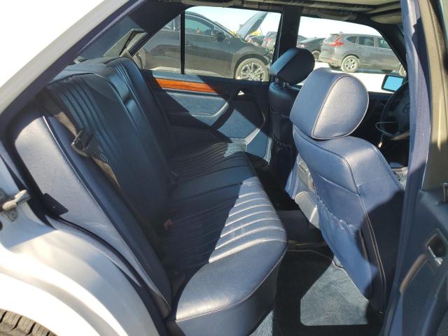 Photo 10 from auction – 1993 MERCEDES-BENZ 300 E 2.8 with VIN WDBEA28E4PB976360