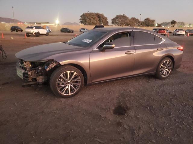 LEXUS ES 350 2019 with VIN JTHBZ1B12K2003532 - Photo from auction
