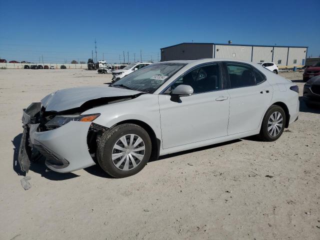 TOYOTA CAMRY LE 2022 with VIN 4T1H31AK1NU034184 - Photo from auction