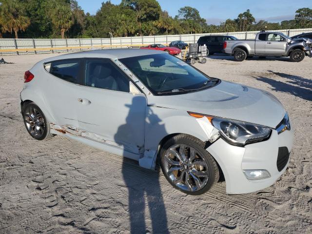 Photo 4 from auction – 2015 HYUNDAI VELOSTER with VIN KMHTC6AD3FU219928