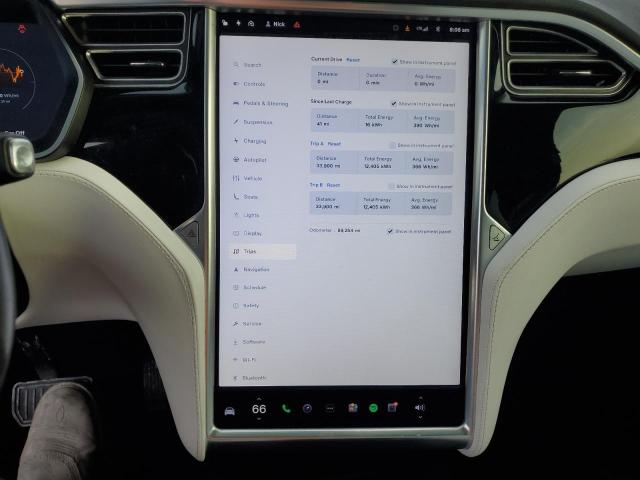 Photo 9 from auction – 2017 TESLA MODEL X with VIN 5YJXCBE22HF049774
