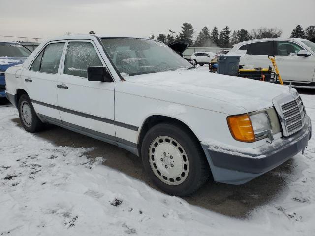 Photo 4 from auction – 1986 MERCEDES-BENZ 300 E with VIN WDBEA30D0GA220989
