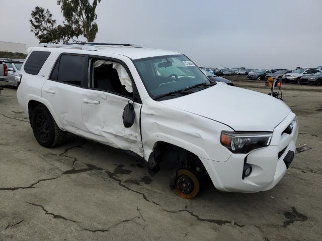 Photo 4 from auction – 2015 TOYOTA 4RUNNER SR with VIN JTEZU5JR8F5097655