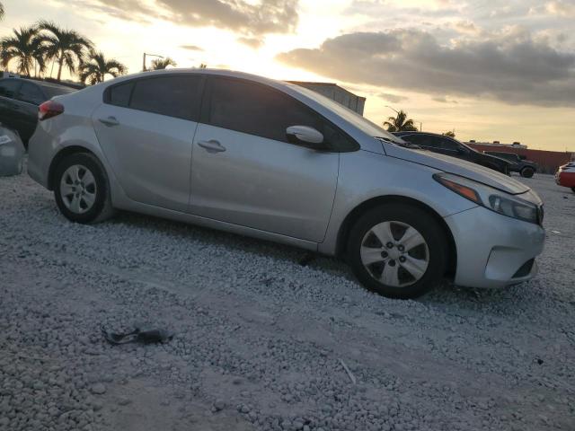 Photo 4 from auction – 2018 KIA FORTE LX with VIN 3KPFK4A76JE205693