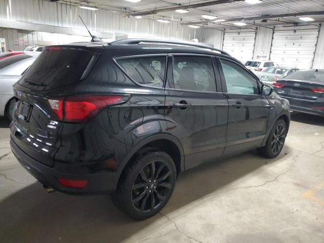 Photo 3 from auction – 2019 FORD ESCAPE SE with VIN 1FMCU9GD5KUB80307
