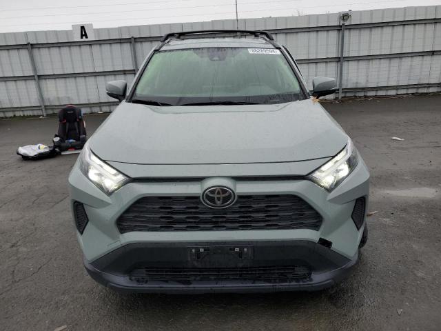 Фото 5 с аукциона – 2023 TOYOTA RAV4 XLE с VIN JTMP1RFV5PD097654