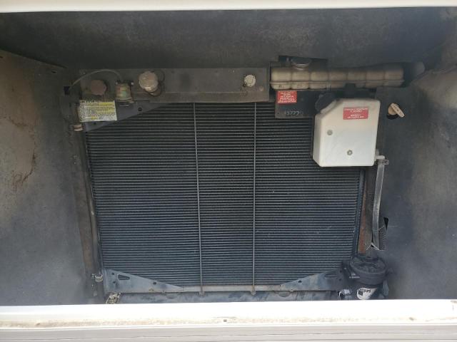 Photo 7 from auction – 2002 FREIGHTLINER CHASSIS X with VIN 4UZAAHBV42CK93777