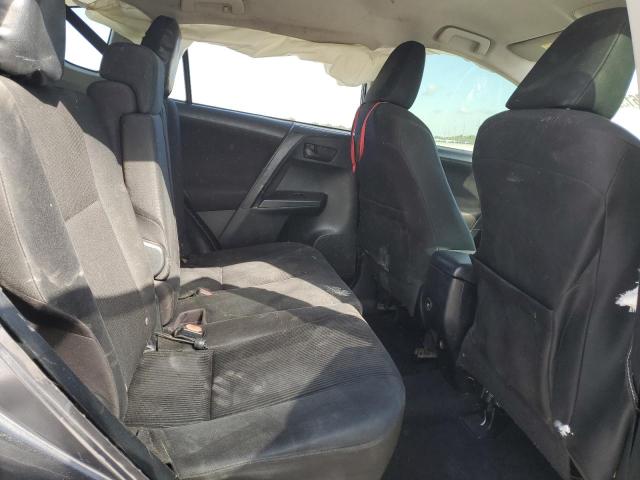 Photo 10 from auction – 2018 TOYOTA RAV4 LE with VIN JTMZFREV7JJ154571
