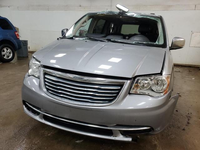 Photo 5 from auction – 2014 CHRYSLER TOWN & COU with VIN 2C4RC1GG1ER169089