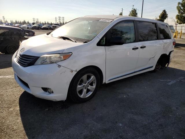 TOYOTA SIENNA 2015 with VIN 5TDZK3DC1FS646189 - Photo from auction