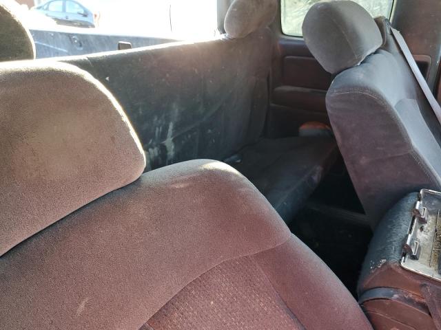 Photo 10 from auction – 2001 CHEVROLET SILVERADO with VIN 2GCEC19T611262725