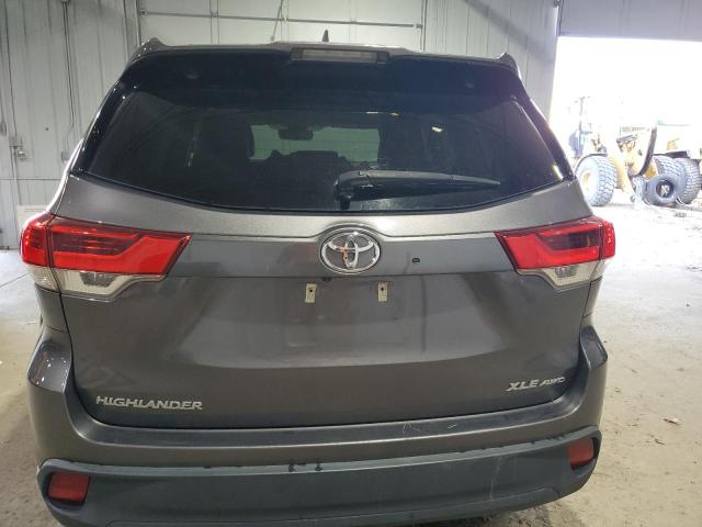 Photo 6 from auction – 2017 TOYOTA HIGHLANDER with VIN 5TDJZRFH2HS373660