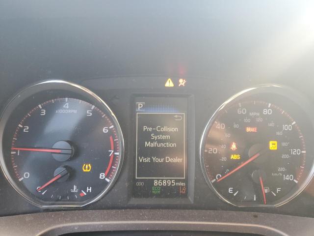 Photo 9 from auction – 2018 TOYOTA RAV4 SE with VIN JTMJFREV5JJ254312