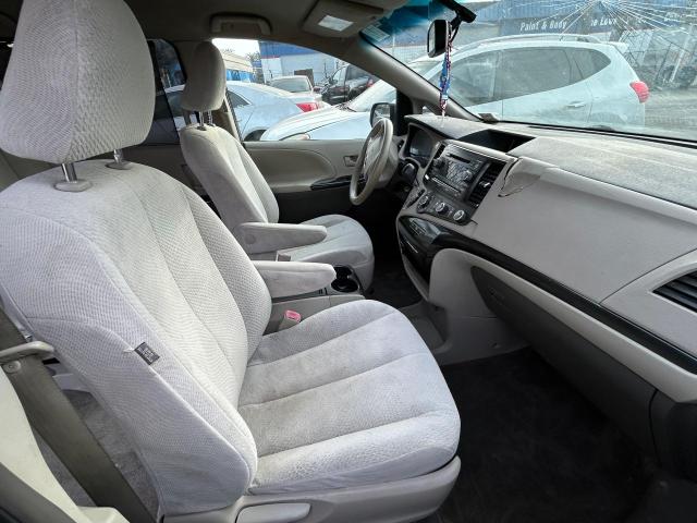 Photo 5 from auction – 2012 TOYOTA SIENNA BAS with VIN 5TDKA3DC3CS015119