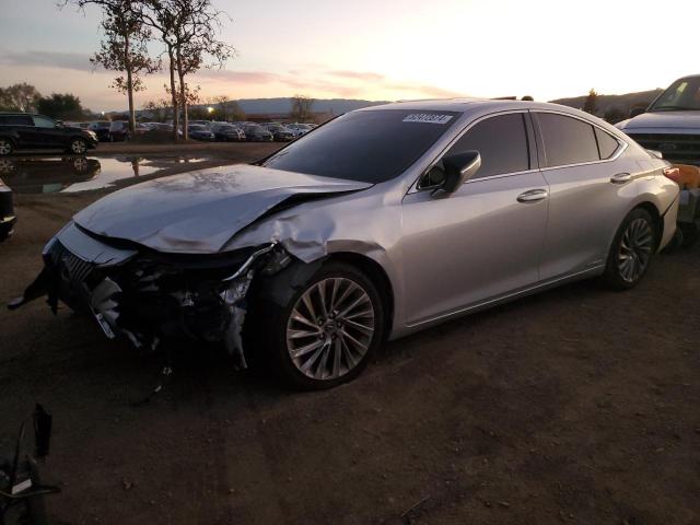 LEXUS ES 300H 2019 with VIN JTHB21B17K2019312 - Photo from auction