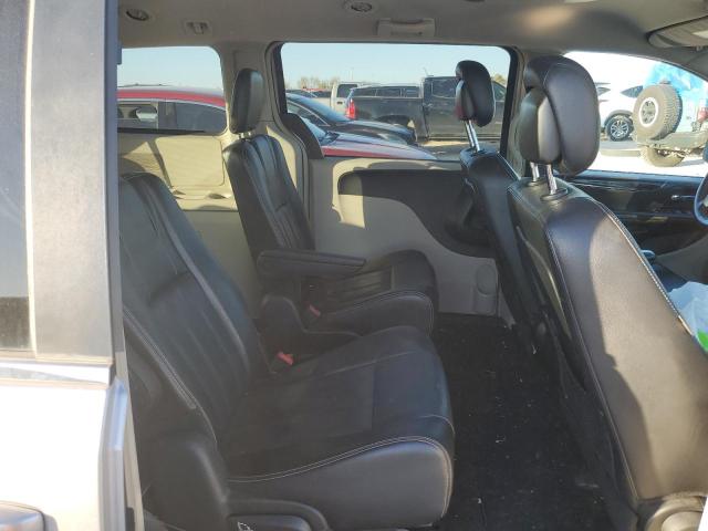 Photo 11 from auction – 2015 CHRYSLER TOWN & COU with VIN 2C4RC1BG2FR551981