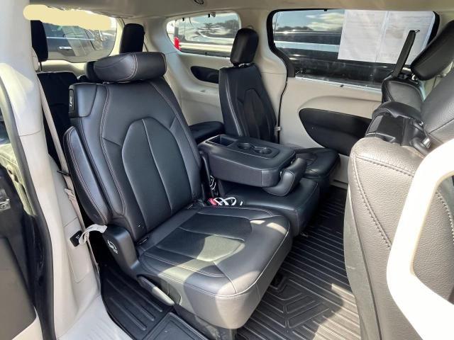 Photo 6 from auction – 2018 CHRYSLER PACIFICA T with VIN 2C4RC1EGXJR106344