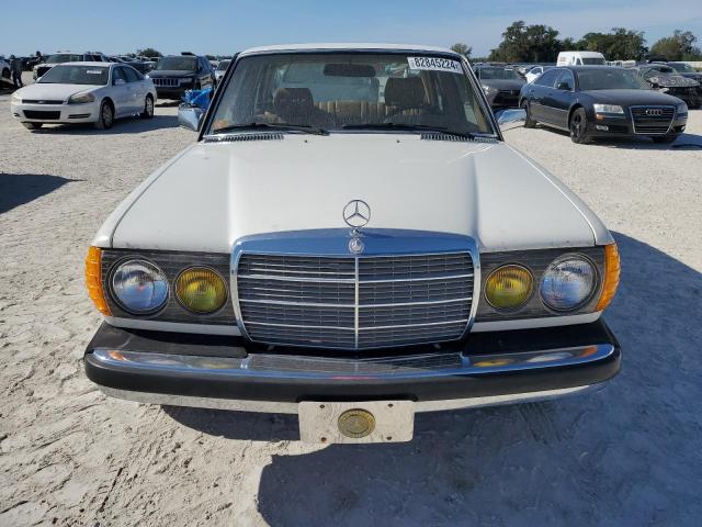 Photo 5 from auction – 1981 MERCEDES-BENZ 300 D with VIN WDBAB30A6BB243942