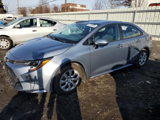 TOYOTA COROLLA LE 2022 with VIN 5YFEPMAE0NP376617 - Photo from auction
