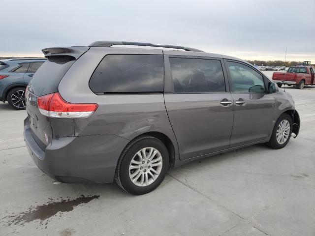 Foto 3 de la subasta – 2013 TOYOTA SIENNA XLE con VIN 5TDYK3DC8DS397771