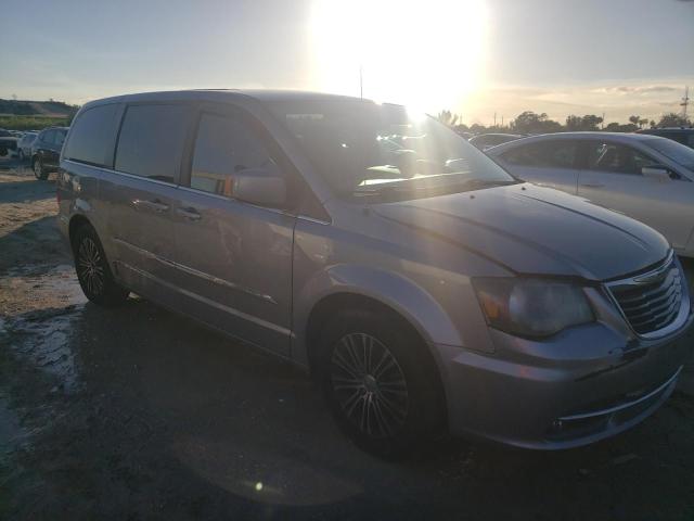 Photo 4 from auction – 2014 CHRYSLER TOWN & COU with VIN 2C4RC1HG0ER174461