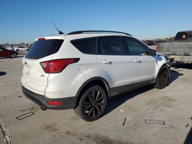 Photo 3 from auction – 2019 FORD ESCAPE SE with VIN 1FMCU0GD1KUB57912