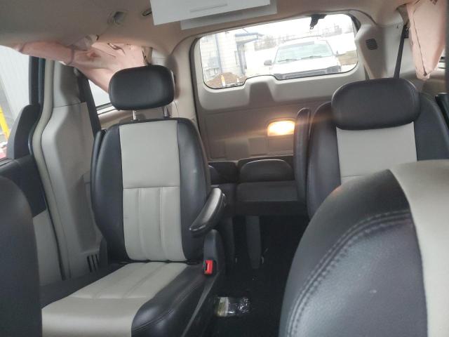 Photo 10 from auction – 2010 CHRYSLER TOWN & COU with VIN 2A4RR8DX0AR428333