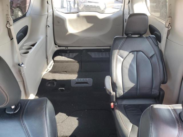 Photo 10 from auction – 2017 CHRYSLER PACIFICA T with VIN 2C4RC1BG2HR642171