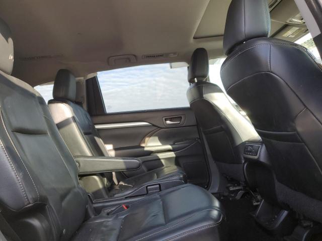Photo 11 from auction – 2016 TOYOTA HIGHLANDER with VIN 5TDJKRFH2GS237306