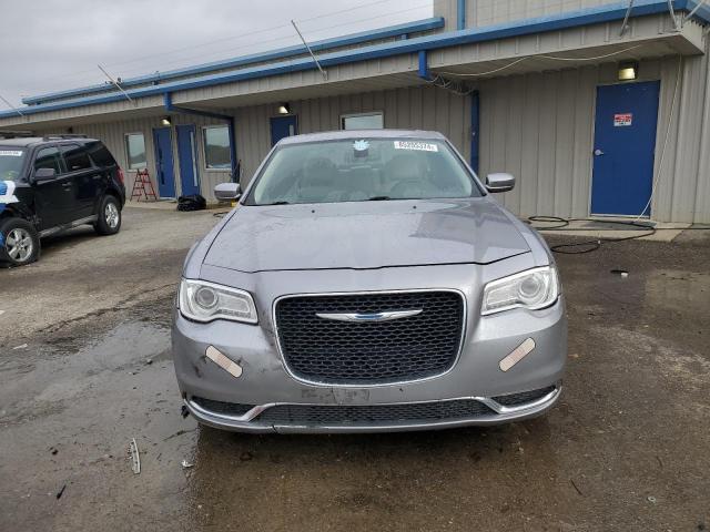 Photo 5 from auction – 2017 CHRYSLER 300 LIMITE with VIN 2C3CCAAG0HH661982
