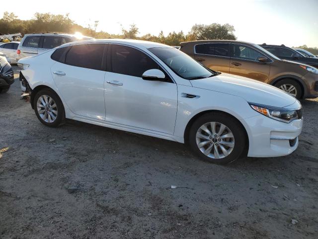 Photo 4 from auction – 2017 KIA OPTIMA LX with VIN 5XXGT4L38HG149494