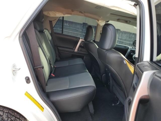 Photo 11 from auction – 2018 TOYOTA 4RUNNER SR with VIN JTEBU5JRXJ5584172