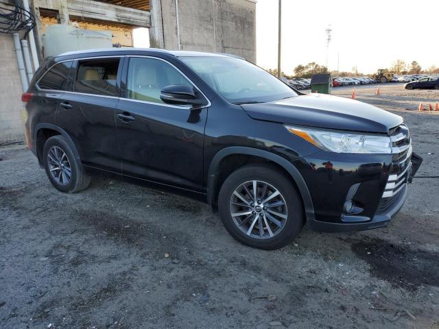 Photo 4 from auction – 2018 TOYOTA HIGHLANDER with VIN 5TDJZRFH2JS900523