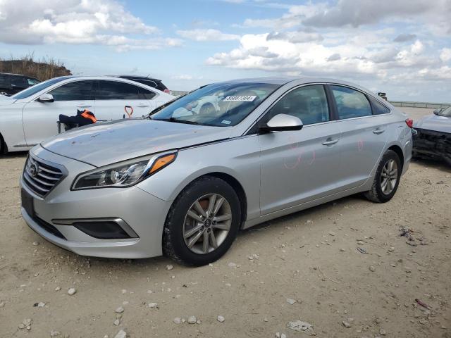 HYUNDAI SONATA SE 2016 with VIN 5NPE24AF5GH265195 - Photo from auction