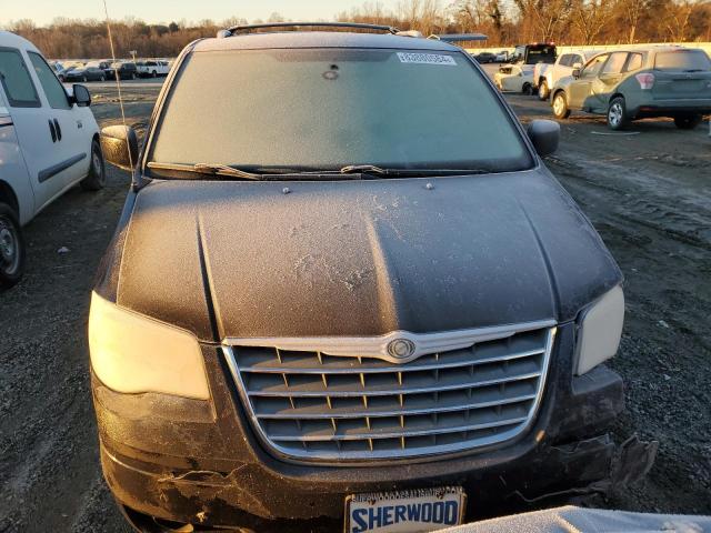 Photo 5 from auction – 2010 CHRYSLER TOWN & COU with VIN 2A4RR8DX8AR381729