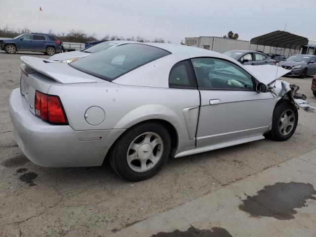 Photo 3 from auction – 2000 FORD MUSTANG with VIN 1FAFP4045YF245438