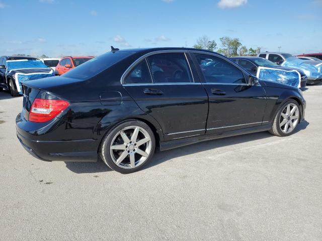 Photo 3 from auction – 2012 MERCEDES-BENZ C 250 with VIN WDDGF4HB3CA633770