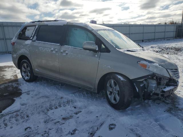 Photo 4 from auction – 2017 TOYOTA SIENNA LE with VIN 5TDKZ3DC9HS872299