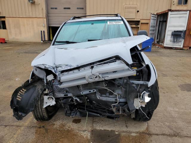Photo 5 from auction – 2004 TOYOTA 4RUNNER SR with VIN JTEZU14R140033472