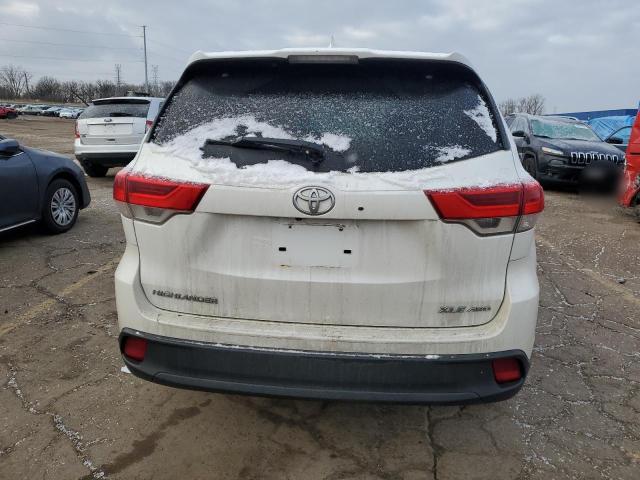 Photo 6 from auction – 2018 TOYOTA HIGHLANDER with VIN 5TDJZRFH7JS801793