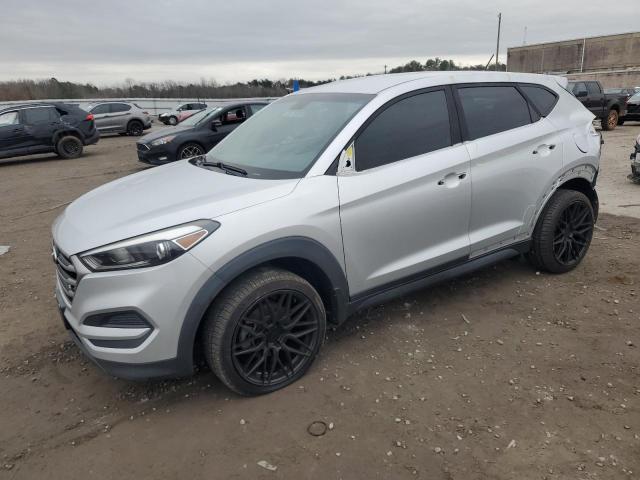 HYUNDAI TUCSON SE 2018 with VIN KM8J2CA45JU717341 - Photo from auction
