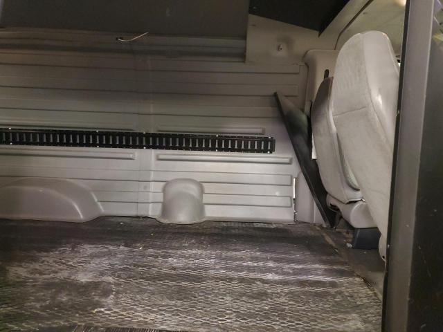 Photo 11 from auction – 2004 FORD ECONOLINE with VIN 1FTNE24L94HA24585