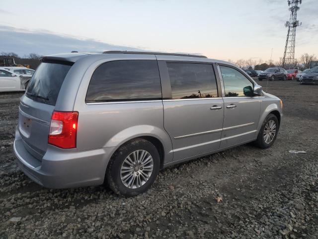 Photo 3 from auction – 2014 CHRYSLER TOWN & COU with VIN 2C4RC1CG0ER195348