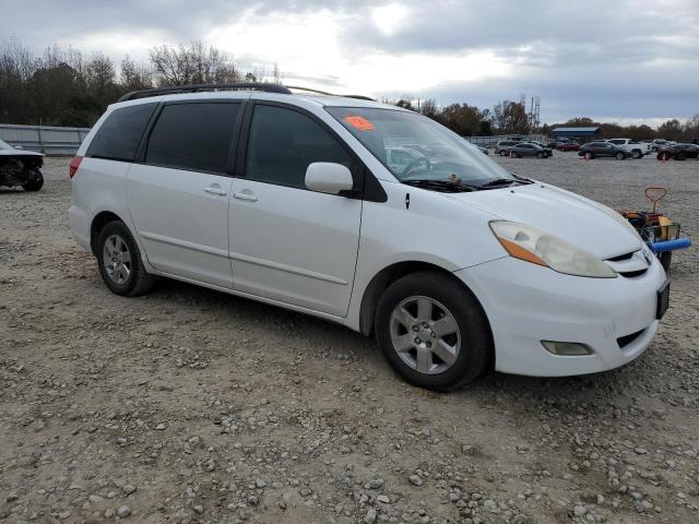 Photo 4 from auction – 2010 TOYOTA SIENNA XLE with VIN 5TDYK4CC2AS296793