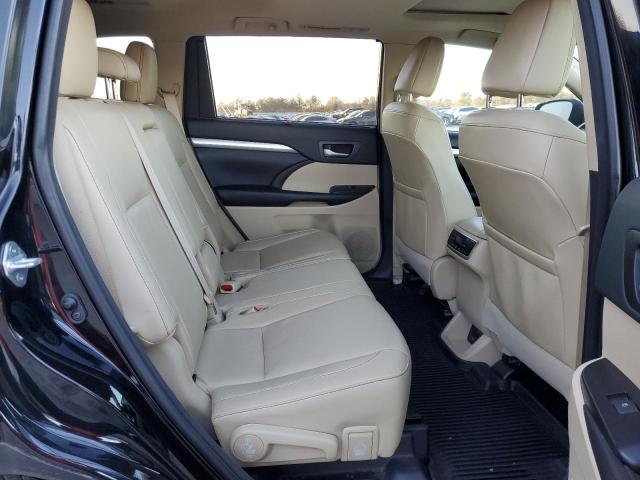 Photo 11 from auction – 2018 TOYOTA HIGHLANDER with VIN 5TDJZRFH2JS900523